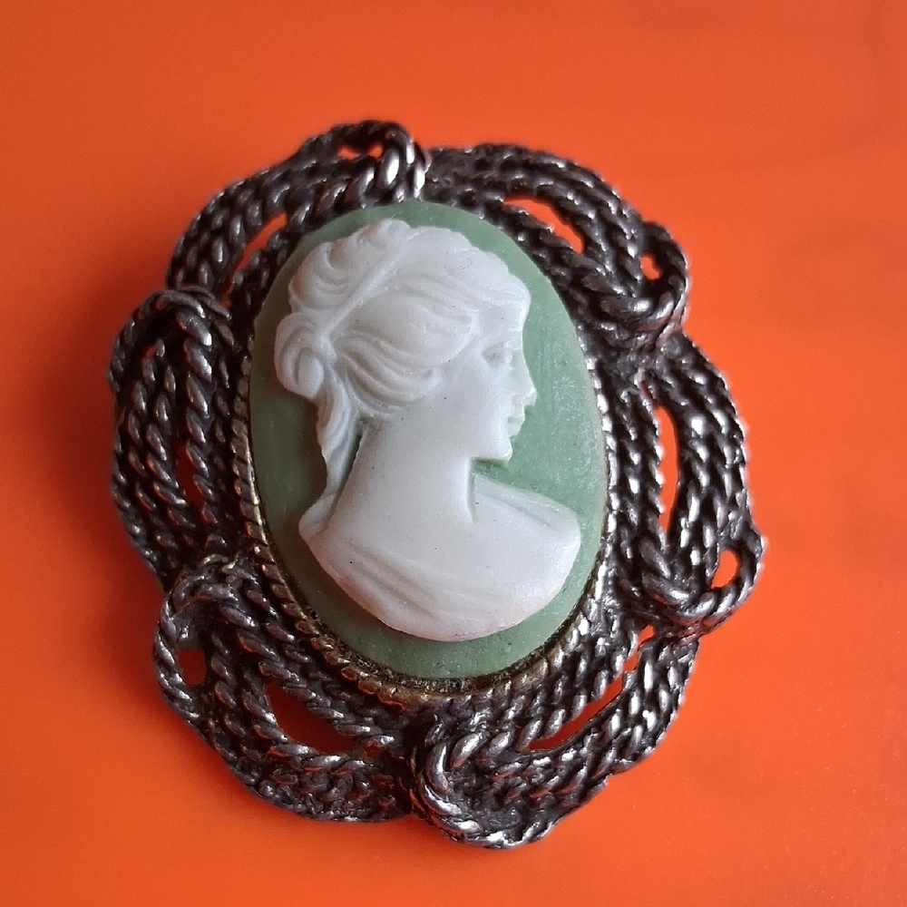Source Unknown Silver and Green Cameo Brooch